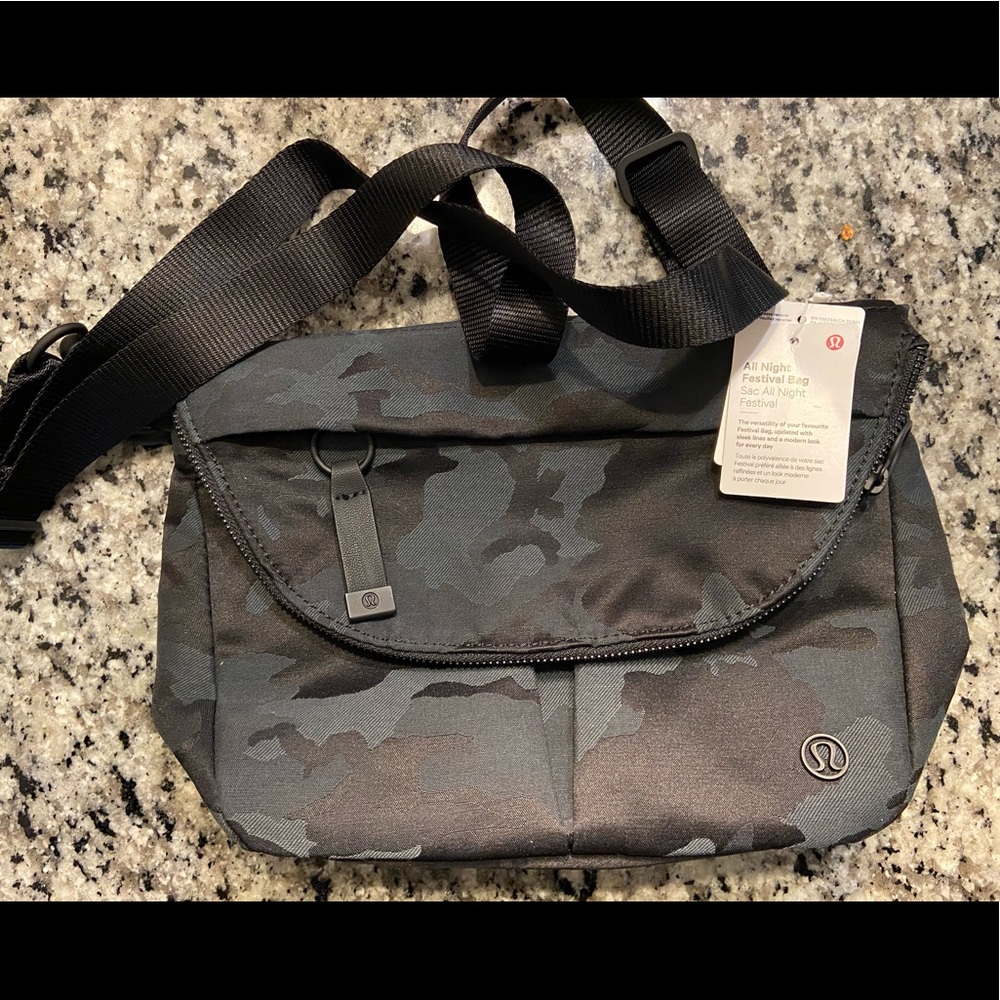 Lululemon- All night festival bag
